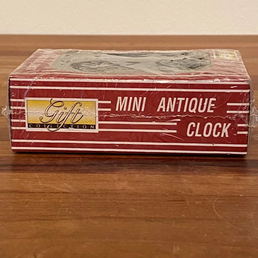 Mini Quartz Analog Clock